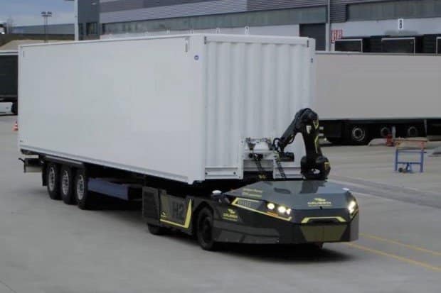 Un tracteur autonome Gaussin pour sites logistiques