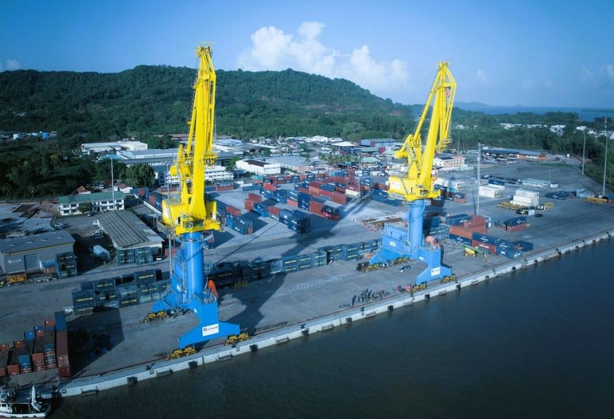 CMA CGM finalise la vente des activités ultramarines de Bolloré Logistics