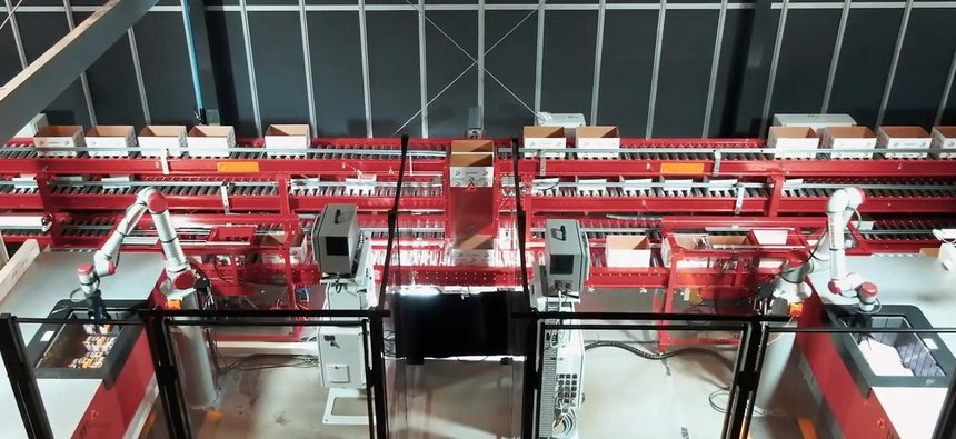 Element Logic combine un Autostore et 3 bras robotisés RHR pour Apotea.se