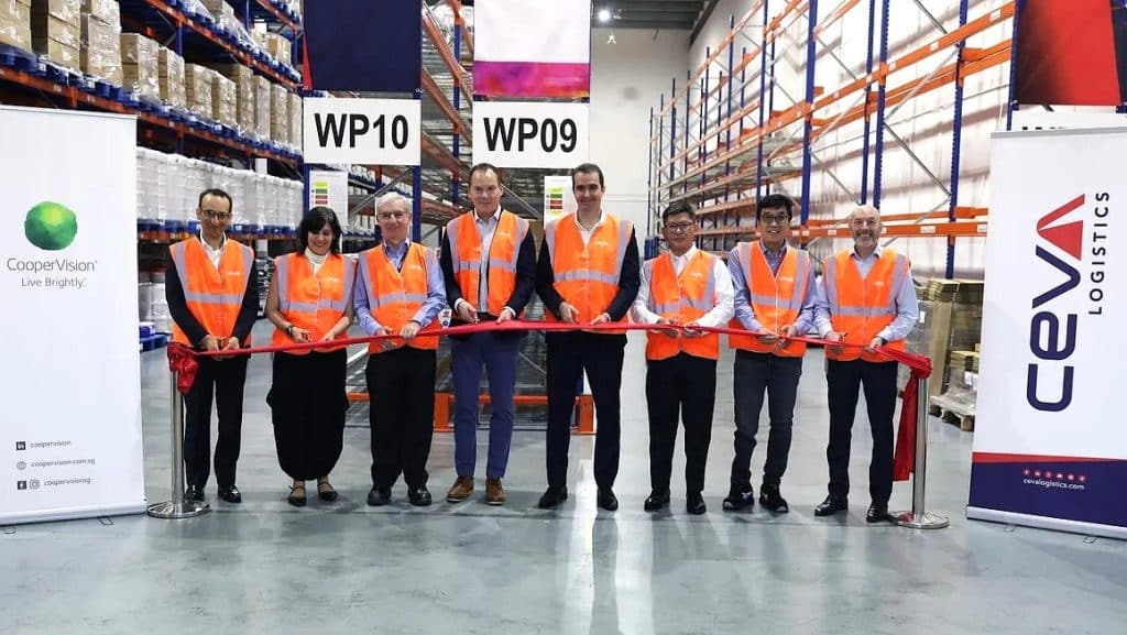 CooperVision et Ceva Logistics ont officialisé leur partenariat sur le hub du 3Pl à Singapour. ©Ceva Logistics