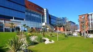 La plupart des bâtiments du site Sanofi de Vitry-sur-Seine seront équipés par Isitec de casiers Locker Lite dans les prochains mois. ©Sanofi