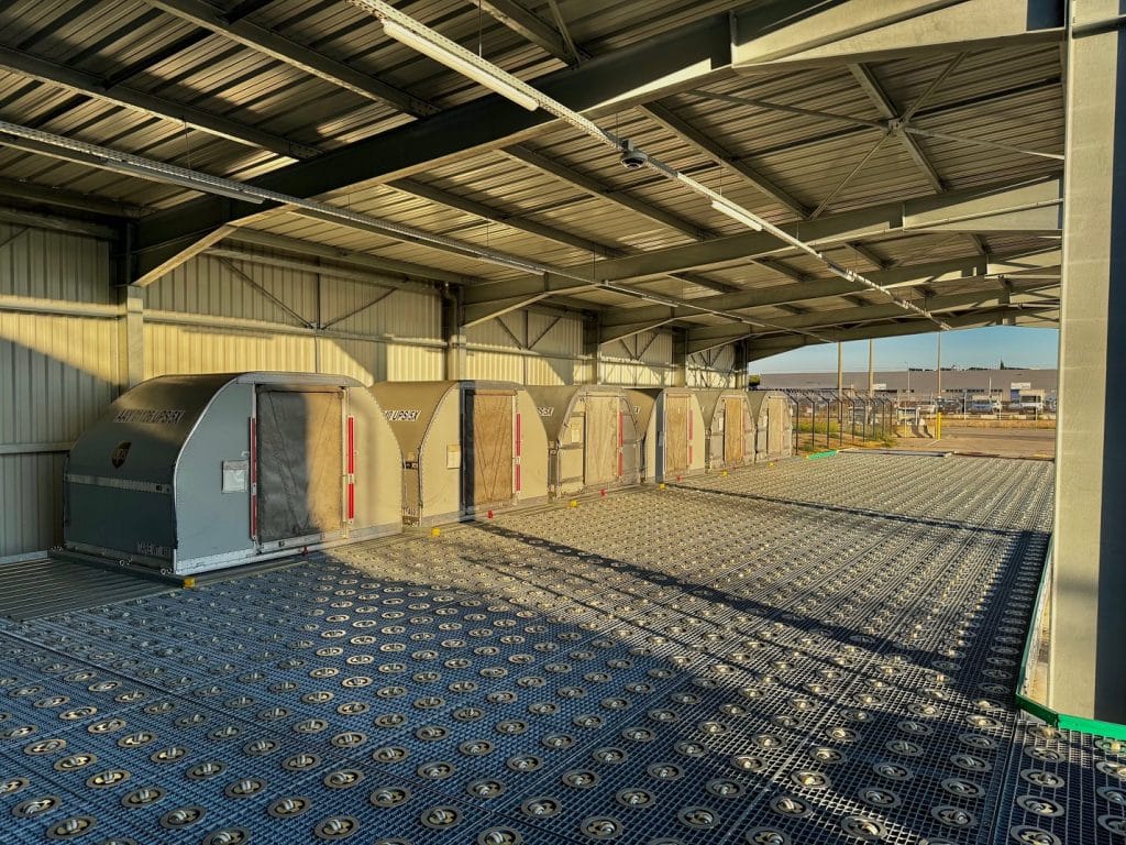 La nouvelle plateforme UPS de l’aéroport Marseille-Marignane est dotée de systèmes de contrôle aux rayons X de dernière génération. ©UPS