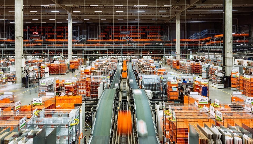 Bien qu’historique dans le réseau logistique de Zalando, et largement automatisé, le site d’Erfurt fermera fin septembre 2026, sans compter trois autres fermetures relevant de partenaires 3PL. ©Zalando