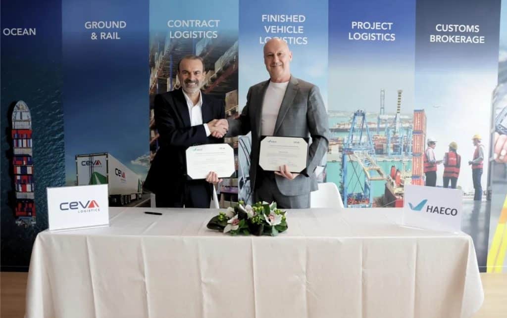 Olivier Boccara, responsable régional Asie-Pacifique chez Ceva Logistics (G), et Christian Pinter, directeur achats de Haeco Group (D). ©Ceva Logistics