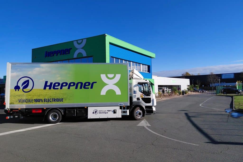 Les 18 camions électriques, de marque Renault Trucks, font l’objet d’un contrat de location longue durée, dont le financement a bénéficié d’une subvention. ©Heppner