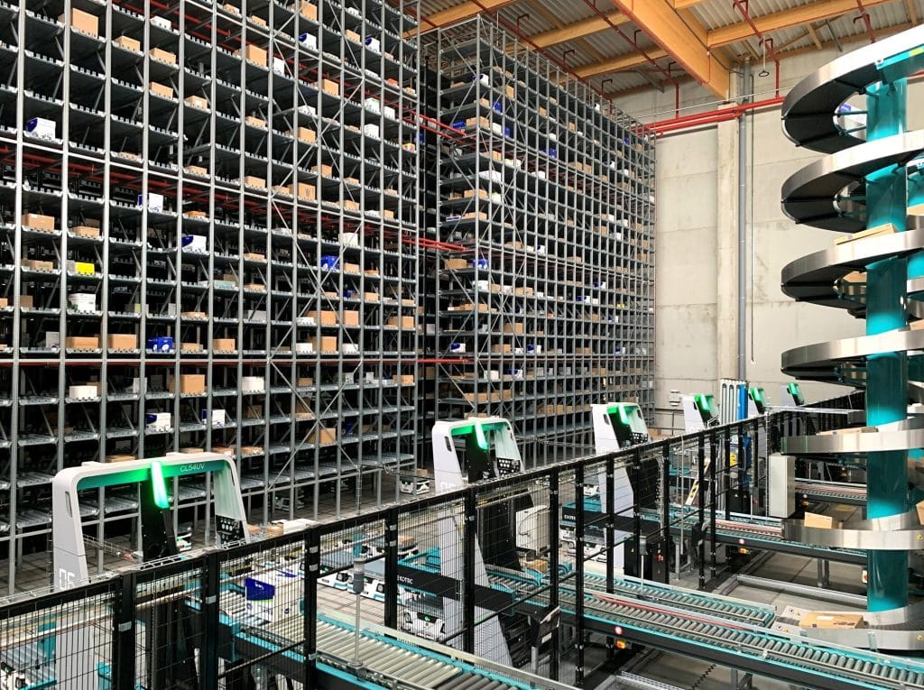 Le système Skypod nouvelle génération d’Exotec en place chez Lyreco à Villaines-la-Juhel monte en charge depuis la mi-décembre 2025. © A.Dias