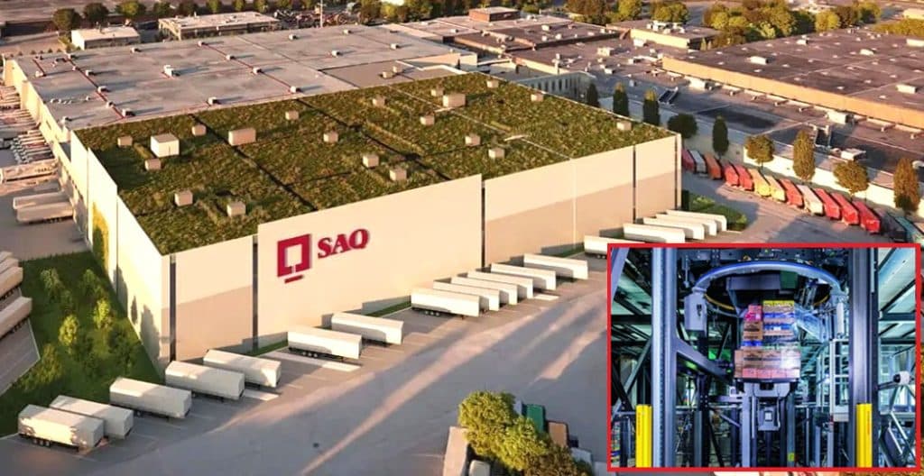 En cours d’aménagement, l’entrepôt automatisé de SAQ utilisera notamment le robot de prélèvement/palettisation Runpick de Knapp (photo en médaillon). ©SAQ/Knapp