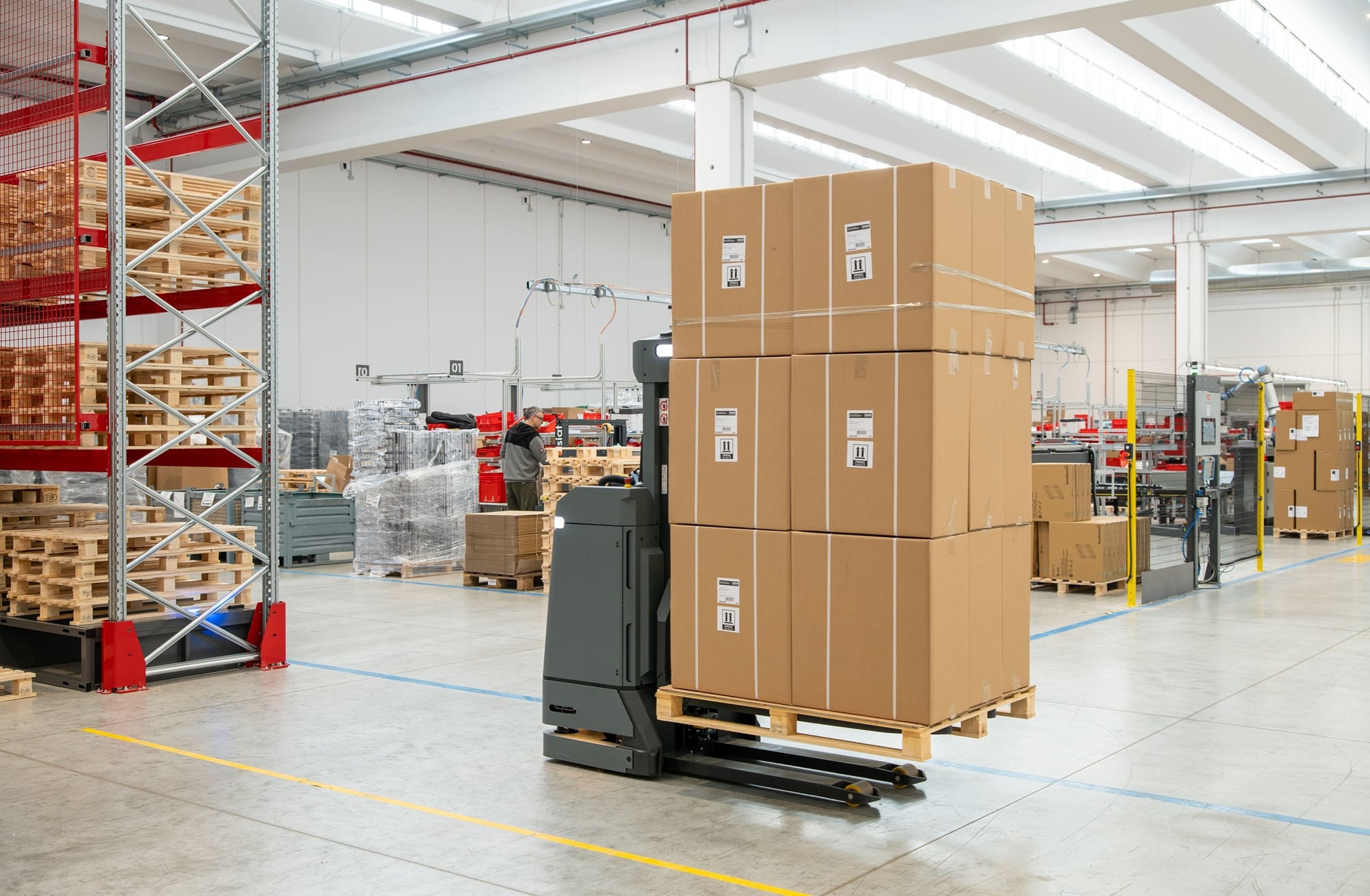 1er déploiement transalpin pour le robot MiR1200 Pallet Jack