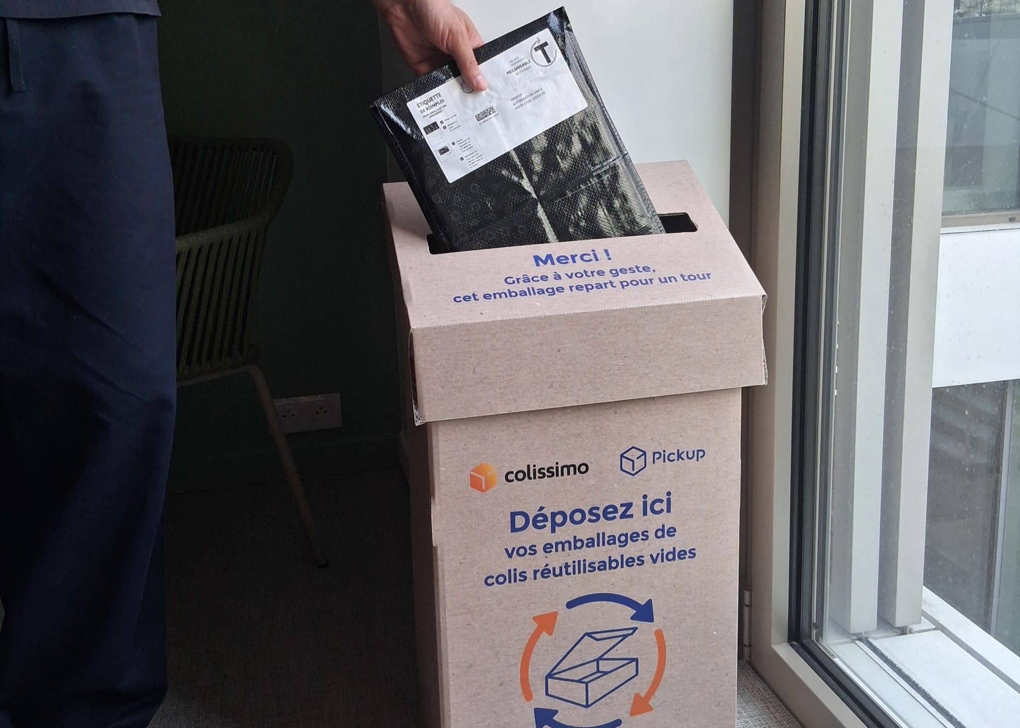 La Poste teste le réemploi d’emballages de livraison avec Aroma-Zone